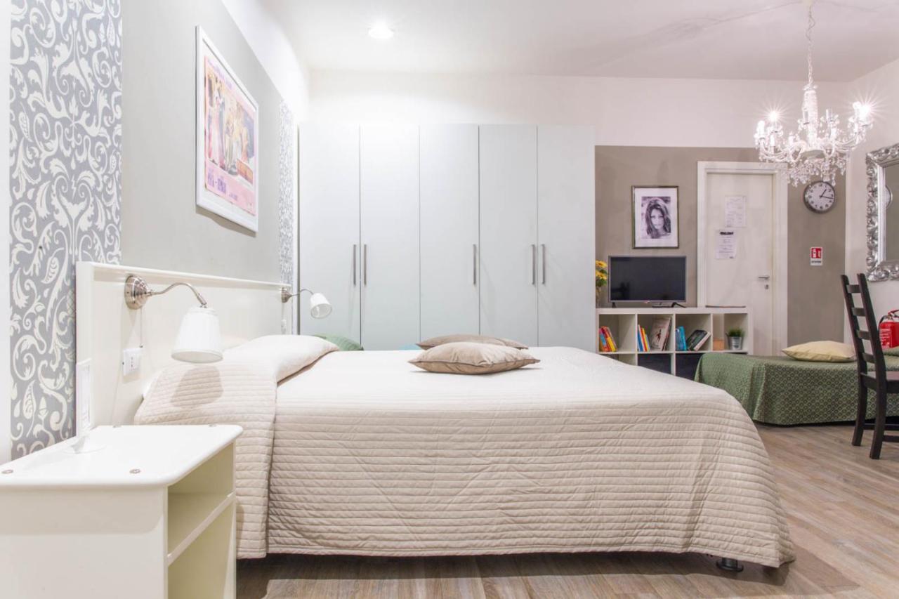Cinema House Bed & Breakfast Рим Екстериор снимка